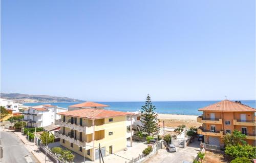  Beautiful apartment in MARINA DI STRINGOLI with WiFi and 2 Bedrooms in Marina di Strongoli