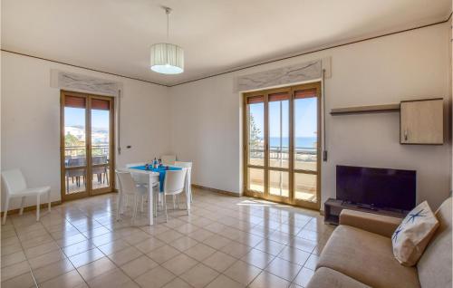  Beautiful apartment in MARINA DI STRINGOLI with WiFi and 2 Bedrooms in Marina di Strongoli