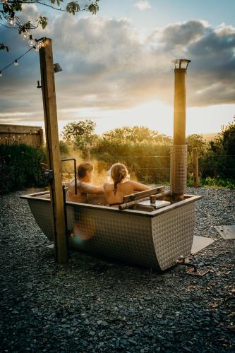 Blatchford Briar - Award Winning Private Shephards Huts with their own Secluded Hot Tubs
