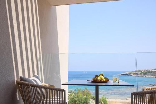 Deluxe Room with Sea View image 5