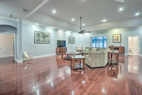 Expansive Villa on 2 and Acres 5 Mi to Sponge Docks! - image 6