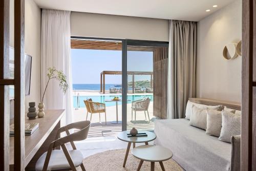 Open Plan Suite with Sea View & Sharing Pool image 8