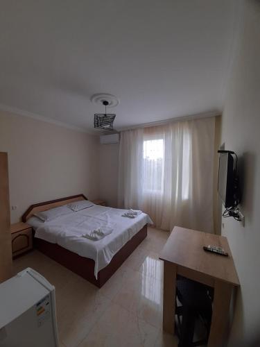 Deluxe Double Room with Shower