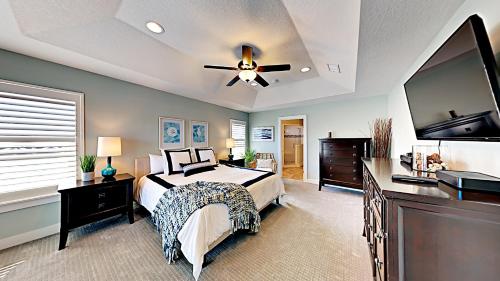 Blue Breeze 4 Bedrooms 3 Bathrooms Sleeps 10 walk to Beach - image 14