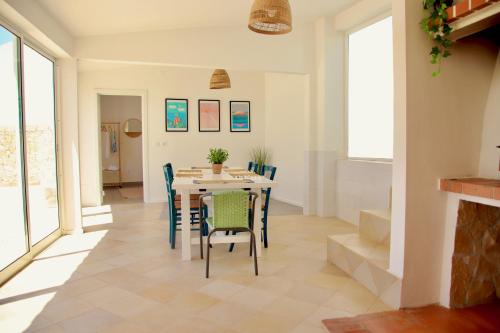 Countryside House in Ericeira - 5 min from Beach, with Salt Water Pool & BBQ