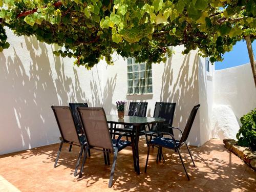 Countryside House in Ericeira - 5 min from Beach, with Salt Water Pool & BBQ