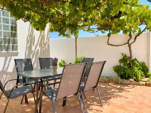 Countryside House in Ericeira - 5 min from Beach, with Salt Water Pool & BBQ