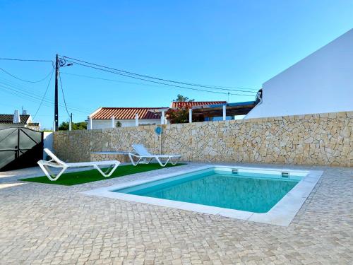 Countryside House in Ericeira - 5 min from Beach, with Salt Water Pool & BBQ