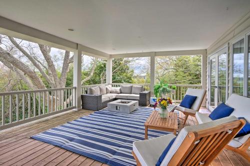 Beachfront Urbanna Home with Gas Grill and Deck!