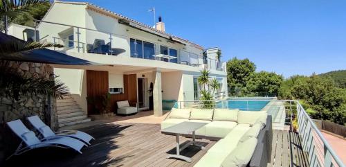 Stunning Sea view family villa by the beach