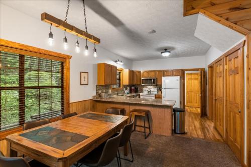 Whitetail Cabin cabin - image 4