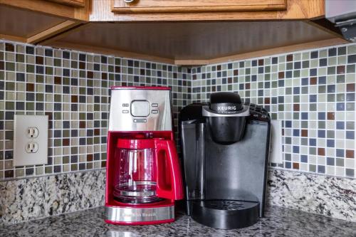 Whitetail Cabin cabin - image 8