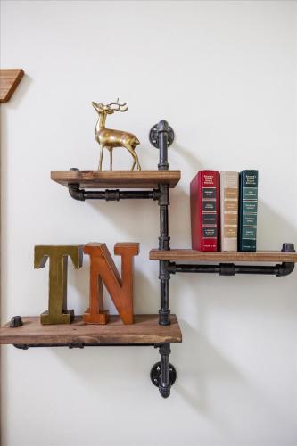 Whitetail Cabin cabin - image 12