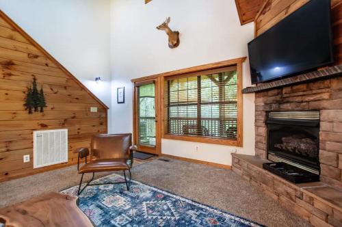 Whitetail Cabin cabin - image 10