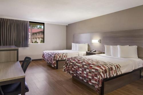 Red Roof Inn & Suites Brunswick I-95 in บรันสวิก (GA)