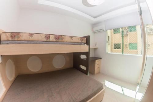 Apartamento c/ hidromassagem 3 Suítes em Meia Praia