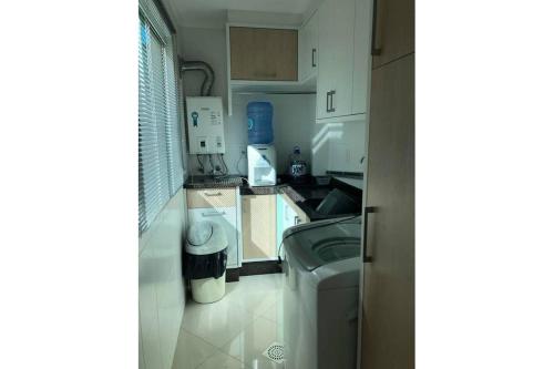 Apartamento c/ hidromassagem 3 Suítes em Meia Praia