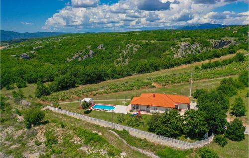  Awesome Home In Gornji Vinjani With 3 Bedrooms, Wifi And Outdoor Swimming Pool in Gornji Vinjani