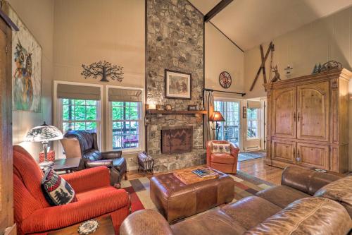 Beech Mountain Escape with Mtn Views and Fireplace! in Beech Mountain, USA