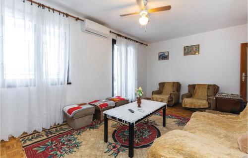 Lovely Apartment In Novi Vinodolski With Wifi