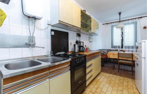 Lovely Apartment In Novi Vinodolski With Wifi