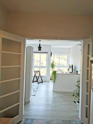 O Refúgio (O Refugio) in ตาบัว