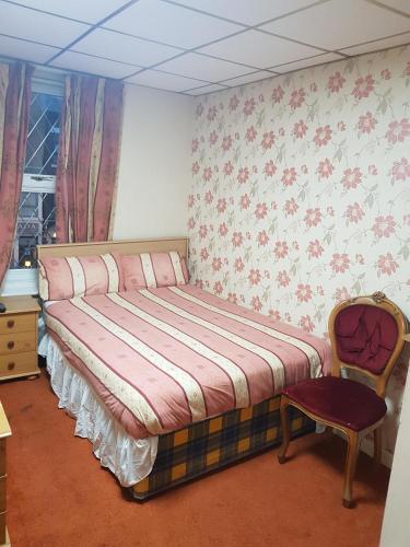 Double Room with Private Bathroom image 9