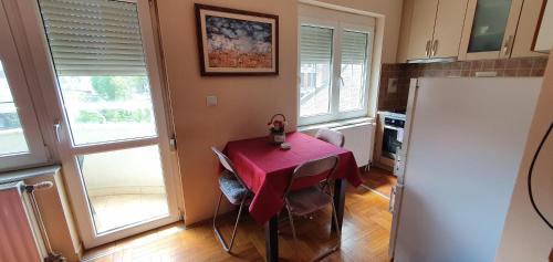 Létesítmények, Julija 2 in Gornji Grad