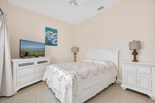 Wave Runner, 4 Bedrooms, Sleeps 10, Ocean Front, WiFi