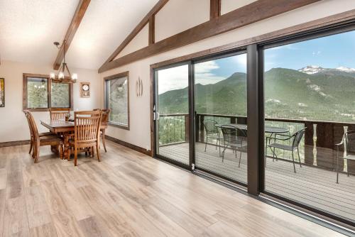 Alleman North Condominium (3 Bedroom condo) - image 2