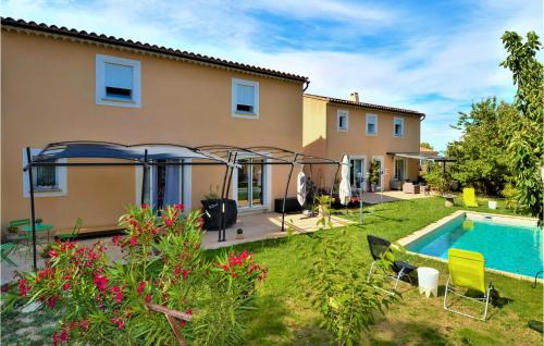 Beautiful Home In Sauveterre With Outdoor Swimming Pool, Wifi And 6 Bedrooms