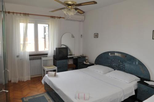 Three-Bedroom Apartment image 9