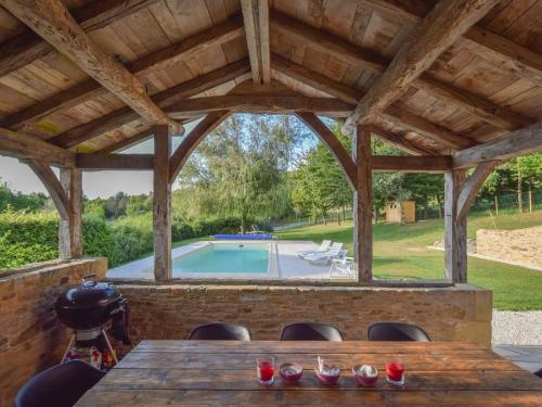 Cosy cottage in St Medard D'excideuil with pool