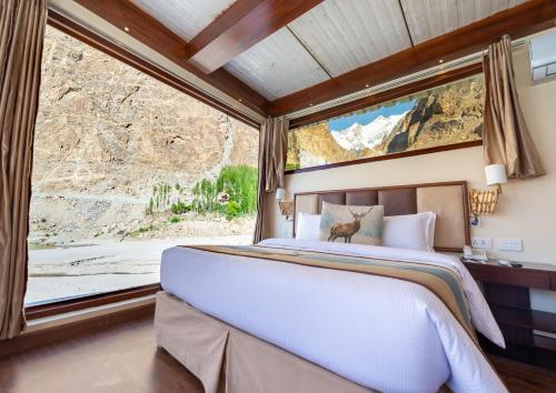 Luxus Hunza Attabad Lake Resort