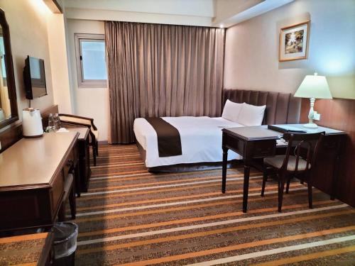 room detail thumbnail 1