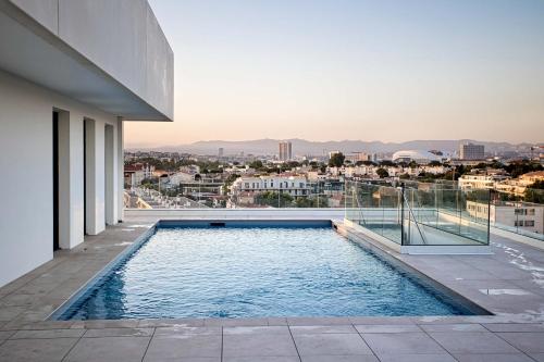 Superbe appart 3 p, 10 mn de la plage avec piscine et parking