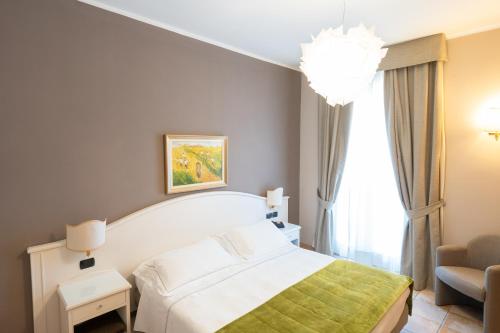 Hotel Ligure - Tap to explore photos