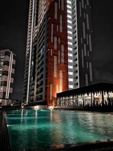 Preferred30 3R2B 7pax Meritus Perai