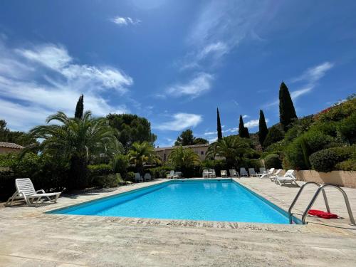 Boutique Villa with Shared Pool, Air Con, WiFi, TV - Location saisonnière - Le Plan-de-la-Tour