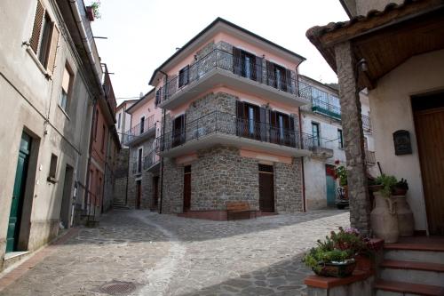  Le case di Masto Jennaro in 84060 Orria