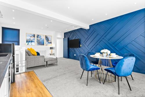 Picture of The Woodfield - Stunning Modern 2 Bed Apartment - Tv In Every Bedroom