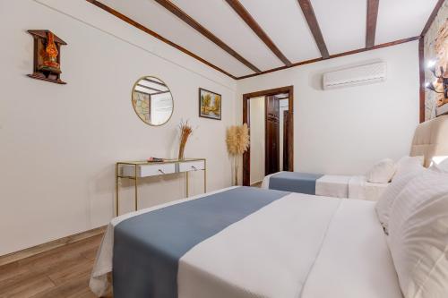 1 double bed, 1 twin bed