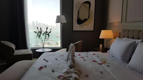 Horizon Suite with Sea View image 3