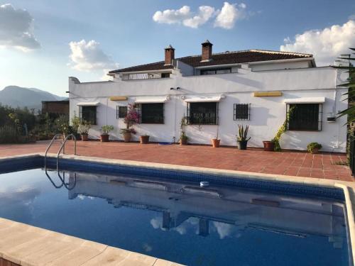 Complejo turístico con piscina gîte à louer Periana