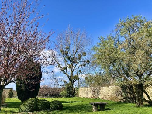 Logis Hôtel la Ferme du Vert