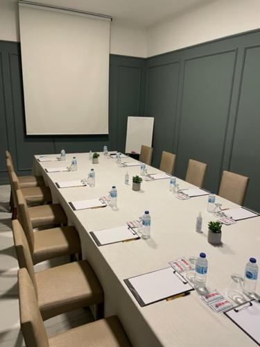 Burc Best Hotel - image 6