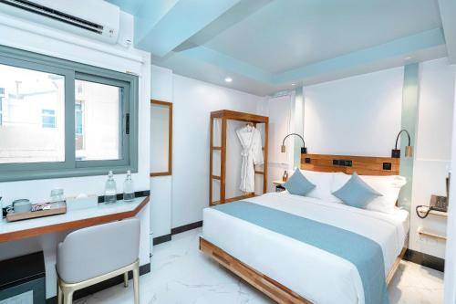 Standard Double Room (Free Return Airport Transport) room in Marukab Plaza