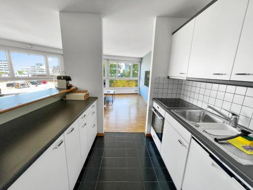 ARISER - Zug Central Business Apartment