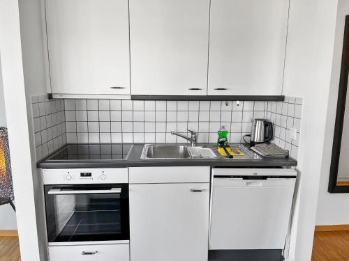 ARISER - Zug Central Business Apartment