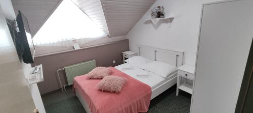 1 double bed